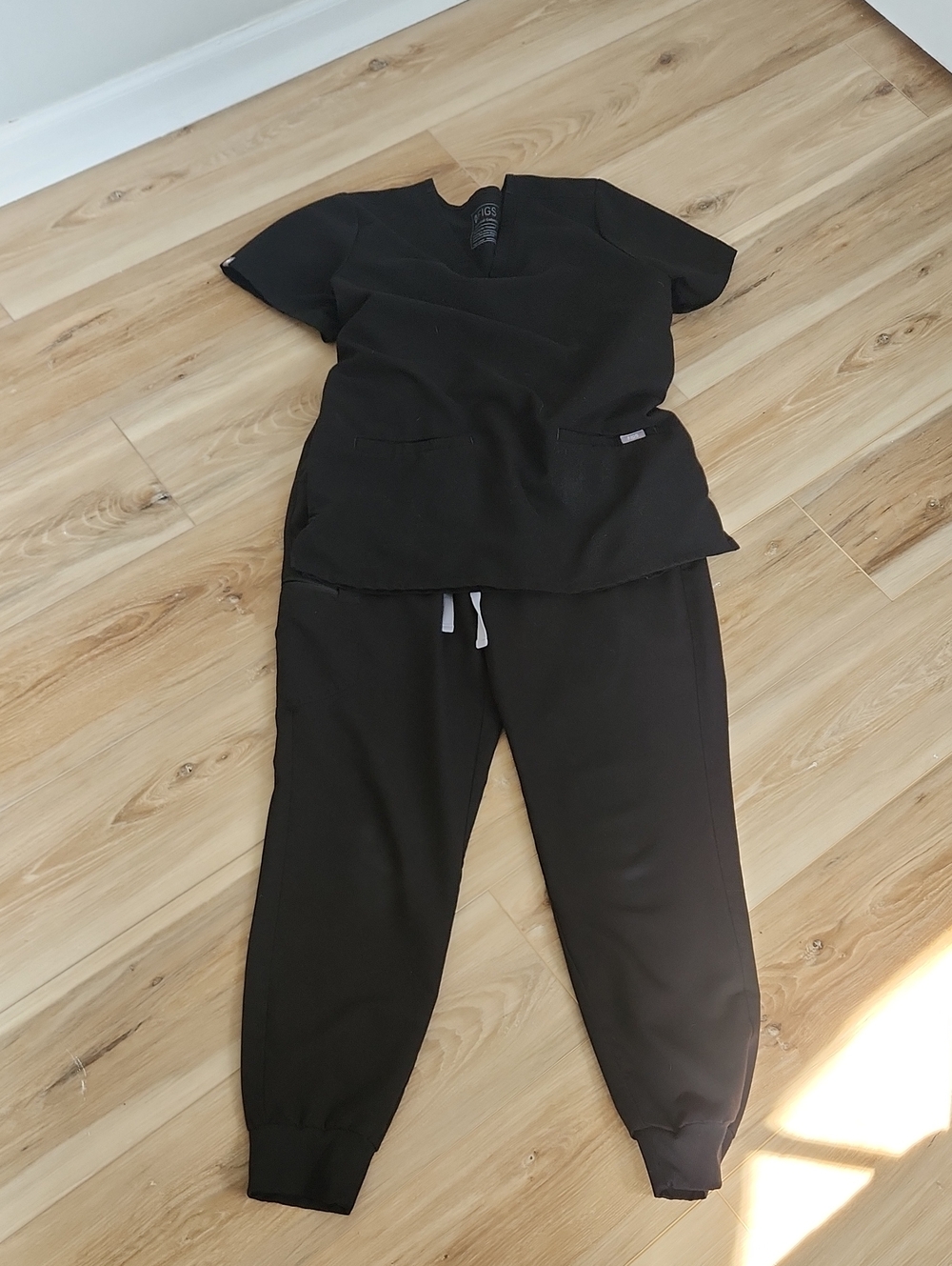 Figs Black Jogger Scrub Set - Drawstring Pants